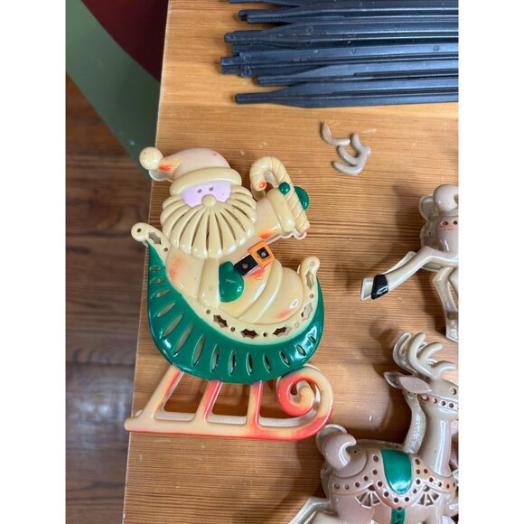 Santa and reindeer sleigh small decoration JYSN light covers - two broken - Picture 3 of 10